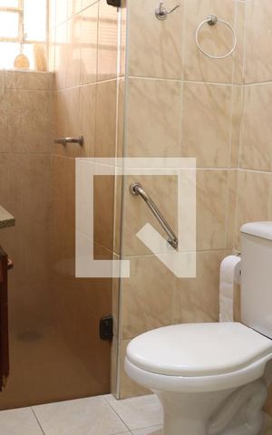 Casa à venda com 193m², 3 quartos e 1 vaga Casa à venda com 193m², 3 quartos e 1 vagaBanheiro 1