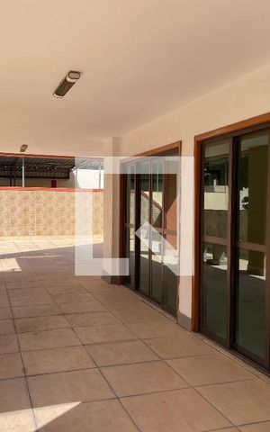 Apartamento à venda com 74m², 2 quartos e 1 vagaÁrea comum