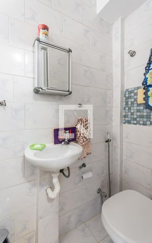 Apartamento à venda com 74m², 2 quartos e 1 vagaBanheiro de serviço