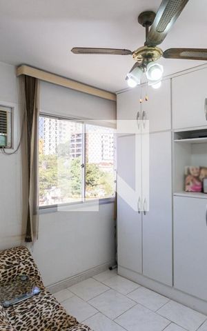 Apartamento à venda com 74m², 2 quartos e 1 vagaQuarto 2