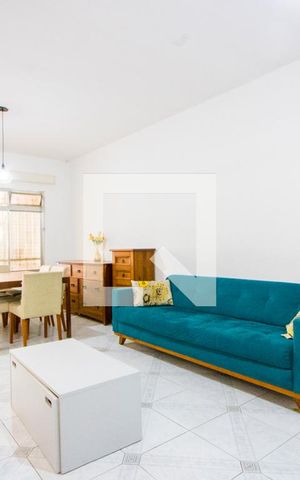 Casa à venda com 127m², 3 quartos e 2 vagas Casa à venda com 127m², 3 quartos e 2 vagasSala