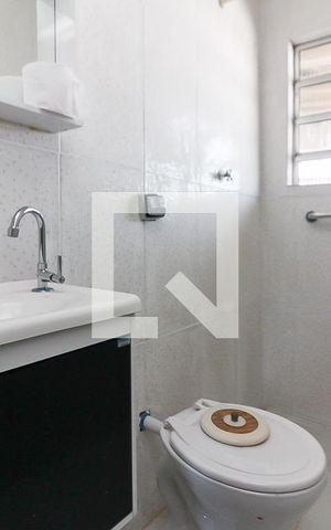 Casa à venda com 80m², 2 quartos e 1 vaga Casa à venda com 80m², 2 quartos e 1 vagaBanheiro do Quarto 1