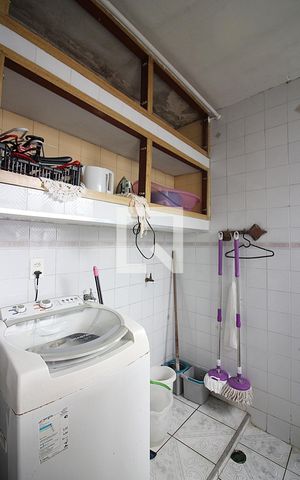 Casa à venda com 260m², 3 quartos e 2 vagasLavanderia