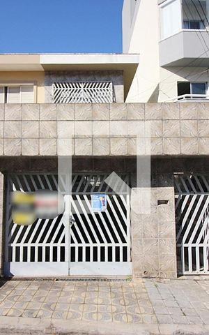 Casa à venda com 260m², 3 quartos e 2 vagasFachada 