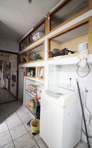 Casa à venda com 260m², 3 quartos e 2 vagasLavanderia