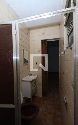 Casa à venda com 240m², 3 quartos e 3 vagasBanheiro da edícula