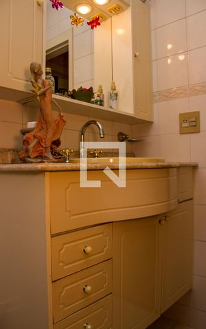 Apartamento à venda com 67m², 2 quartos e 1 vagaBanheiro Social