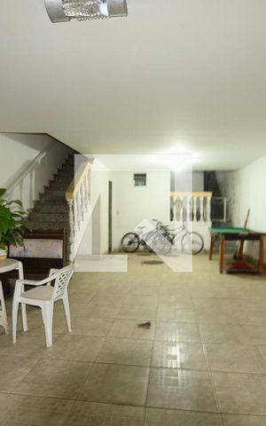Casa à venda com 220m², 4 quartos e 3 vagasGaragem