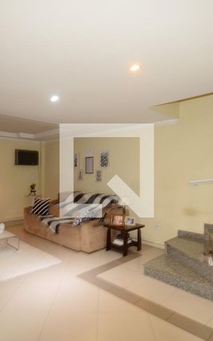 Casa à venda com 220m², 4 quartos e 3 vagasSala