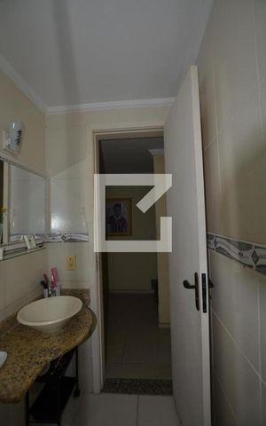 Casa à venda com 220m², 4 quartos e 3 vagasBanheiro social