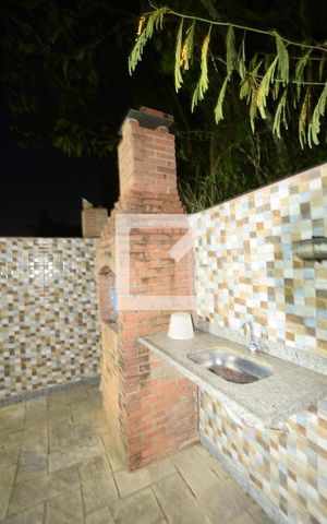 Casa à venda com 220m², 4 quartos e 3 vagasPiscina com churrasqueira