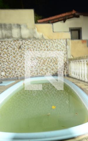 Casa à venda com 220m², 4 quartos e 3 vagasPiscina com churrasqueira