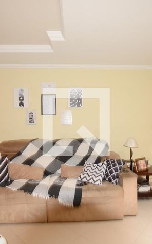 Casa à venda com 220m², 4 quartos e 3 vagasSala