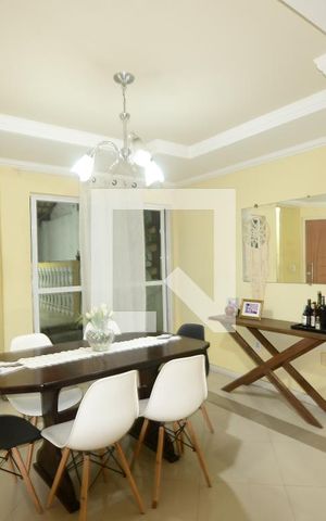 Casa à venda com 220m², 4 quartos e 3 vagasSala de Jantar