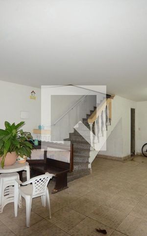 Casa à venda com 220m², 4 quartos e 3 vagasGaragem