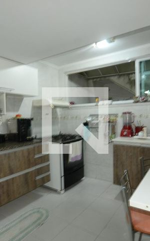 Casa à venda com 220m², 4 quartos e 3 vagasCozinha
