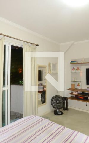Casa à venda com 220m², 4 quartos e 3 vagasQuarto 1 Suite