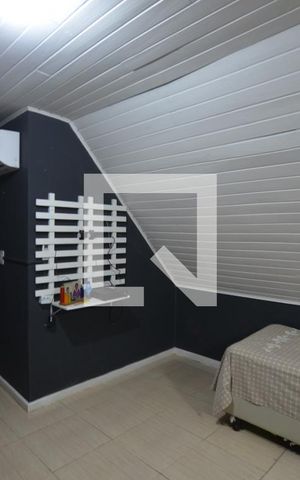 Casa à venda com 220m², 4 quartos e 3 vagasQuarto 2 Suite