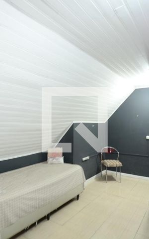 Casa à venda com 220m², 4 quartos e 3 vagasQuarto 2 Suite