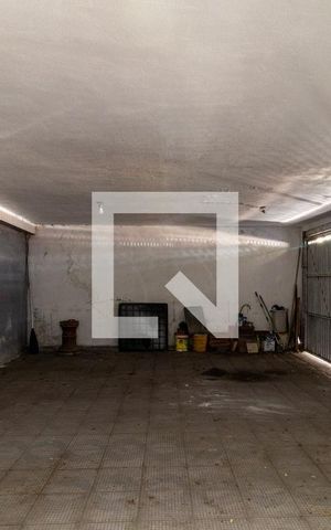 Casa à venda com 200m², 4 quartos e 3 vagas Casa à venda com 200m², 4 quartos e 3 vagasGaragem
