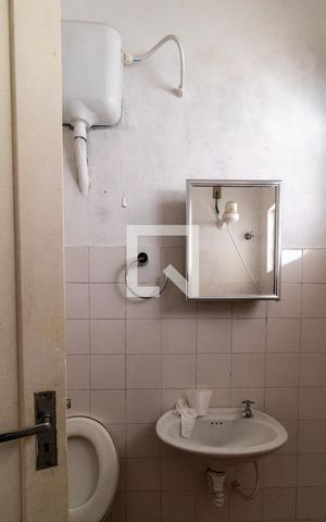 Casa à venda com 200m², 4 quartos e 3 vagas Casa à venda com 200m², 4 quartos e 3 vagasEdícula - Banheiro