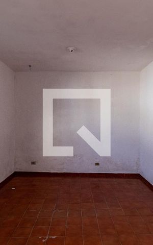 Casa à venda com 200m², 4 quartos e 3 vagas Casa à venda com 200m², 4 quartos e 3 vagasEdícula - Quarto