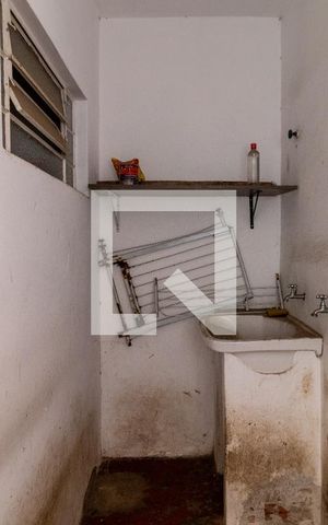 Casa à venda com 200m², 4 quartos e 3 vagas Casa à venda com 200m², 4 quartos e 3 vagas Área de Serviço