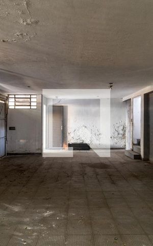 Casa à venda com 200m², 4 quartos e 3 vagas Casa à venda com 200m², 4 quartos e 3 vagasGaragem