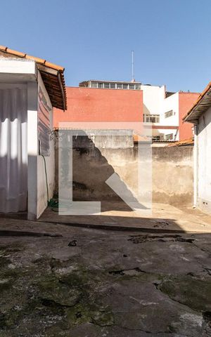 Casa à venda com 200m², 4 quartos e 3 vagas Casa à venda com 200m², 4 quartos e 3 vagasQuintal