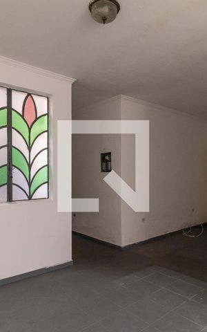 Casa à venda com 200m², 4 quartos e 3 vagas Casa à venda com 200m², 4 quartos e 3 vagasSala