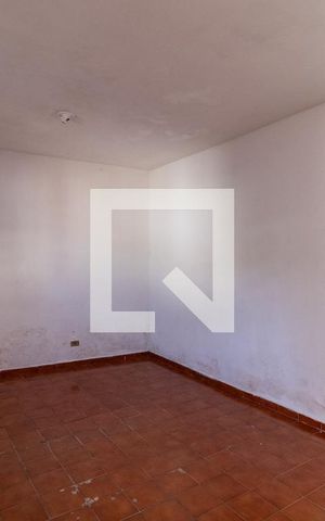 Casa à venda com 200m², 4 quartos e 3 vagas Casa à venda com 200m², 4 quartos e 3 vagasEdícula - Quarto