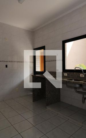 Apartamento para alugar com 70m², 3 quartos e sem vagaCozinha
