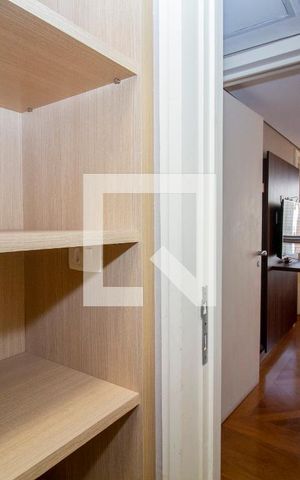 Apartamento para alugar com 117m², 2 quartos e 2 vagasRoupeiro