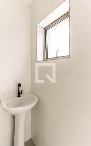 Casa à venda com 241m², 3 quartos e 2 vagas Casa à venda com 241m², 3 quartos e 2 vagasBanheiro de Serviço