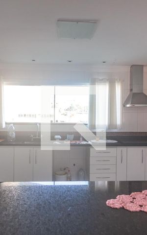 Casa à venda com 298m², 3 quartos e 5 vagas Casa à venda com 298m², 3 quartos e 5 vagasCozinha