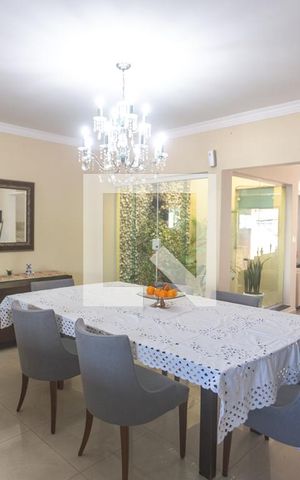Casa à venda com 298m², 3 quartos e 5 vagas Casa à venda com 298m², 3 quartos e 5 vagasSala de Jantar