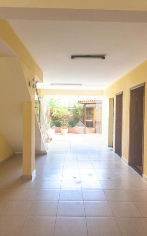 Casa à venda com 298m², 3 quartos e 5 vagas Casa à venda com 298m², 3 quartos e 5 vagasÁrea Externa