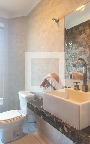 Casa à venda com 298m², 3 quartos e 5 vagas Casa à venda com 298m², 3 quartos e 5 vagasLavabo