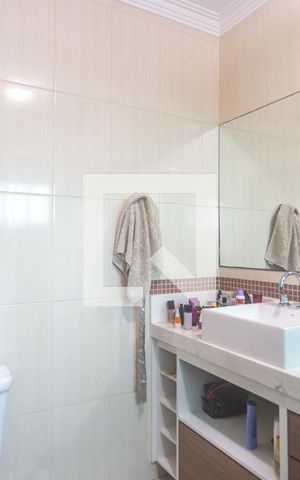 Casa à venda com 298m², 3 quartos e 5 vagas Casa à venda com 298m², 3 quartos e 5 vagasBanheiro da Suíte 3