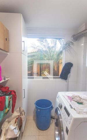 Casa à venda com 298m², 3 quartos e 5 vagas Casa à venda com 298m², 3 quartos e 5 vagasÁrea de Serviço