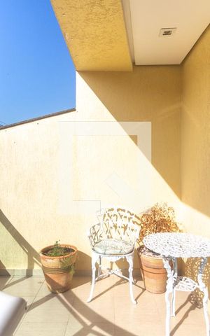 Casa à venda com 298m², 3 quartos e 5 vagas Casa à venda com 298m², 3 quartos e 5 vagasVaranda da Suíte 3