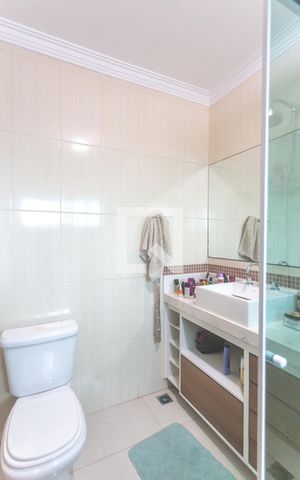 Casa à venda com 298m², 3 quartos e 5 vagas Casa à venda com 298m², 3 quartos e 5 vagasBanheiro da Suíte 3