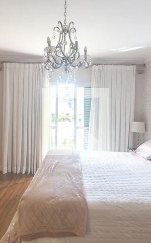 Casa à venda com 298m², 3 quartos e 5 vagas Casa à venda com 298m², 3 quartos e 5 vagasSuíte 3