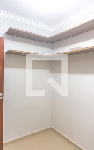 Casa à venda com 298m², 3 quartos e 5 vagas Casa à venda com 298m², 3 quartos e 5 vagasQuarto de Serviço