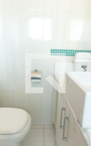 Casa à venda com 298m², 3 quartos e 5 vagas Casa à venda com 298m², 3 quartos e 5 vagasBanheiro Social