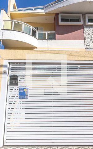 Casa à venda com 298m², 3 quartos e 5 vagas Casa à venda com 298m², 3 quartos e 5 vagasFachada