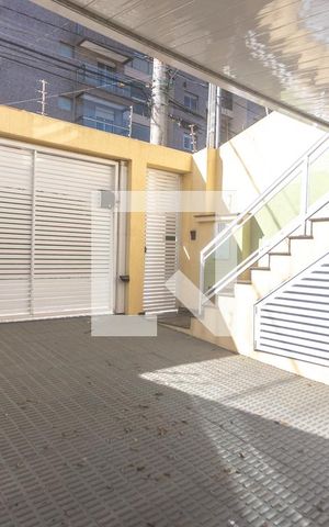 Casa à venda com 298m², 3 quartos e 5 vagas Casa à venda com 298m², 3 quartos e 5 vagasGaragem