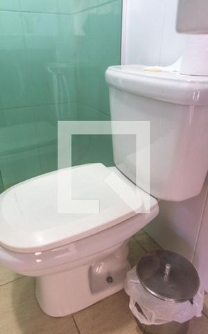 Casa à venda com 298m², 3 quartos e 5 vagas Casa à venda com 298m², 3 quartos e 5 vagasBanheiro de Serviço