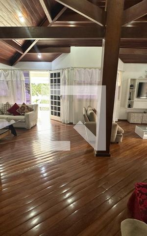 Casa de condomínio à venda com 350m², 4 quartos e 2 vagas Casa de condomínio à venda com 350m², 4 quartos e 2 vagasSALA