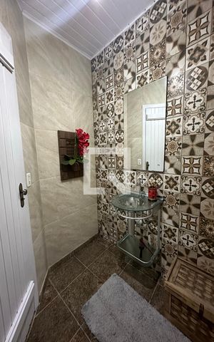 Casa de condomínio à venda com 350m², 4 quartos e 2 vagas Casa de condomínio à venda com 350m², 4 quartos e 2 vagasLavabo